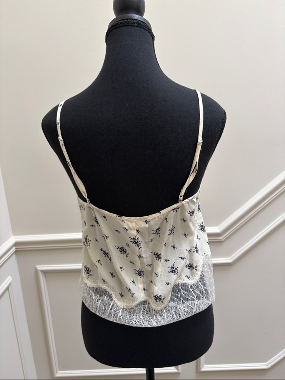 Aritzia Wilfred Chimere Camisole 100% Silk Size s - Picture 6 of 7